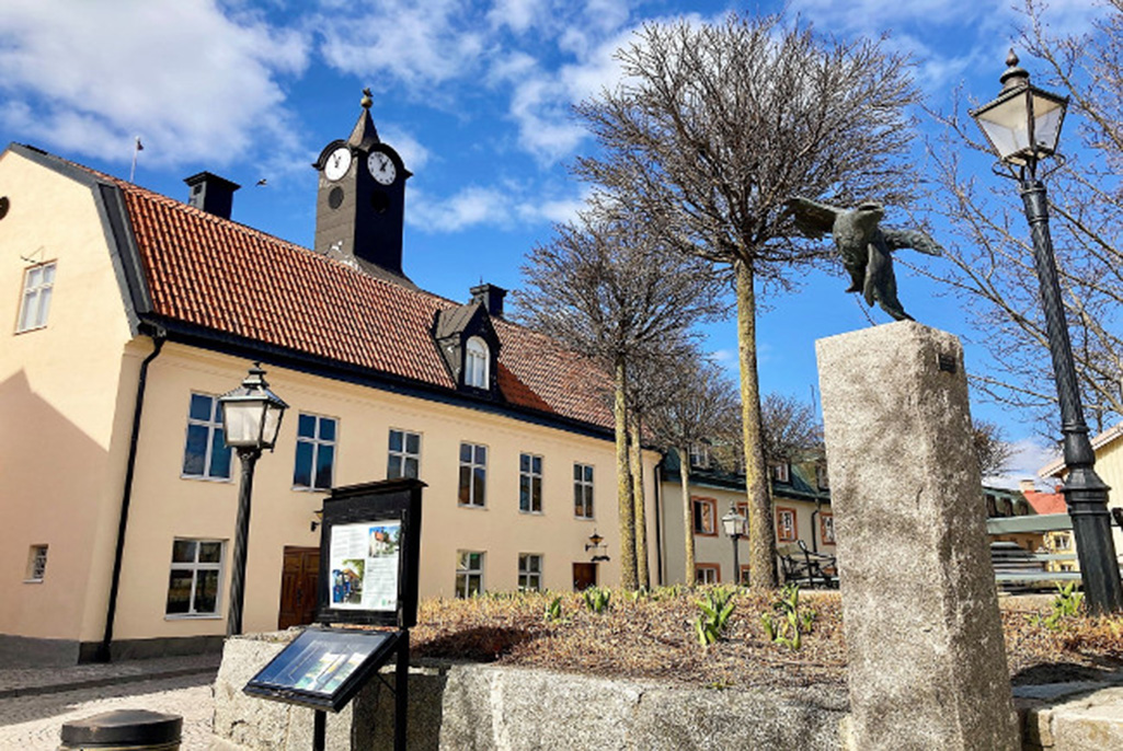 Bild på fasaden till Enköpings museum.