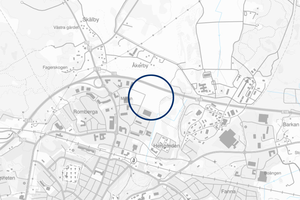 Kartbild över en del av Enköping stad. Den blåa cirkeln på kartan visar Norra Myran i Romberga. 