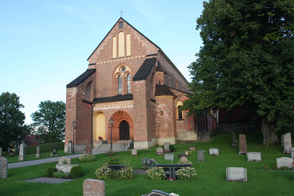 Foto på skokloster kyrka i Enköping.